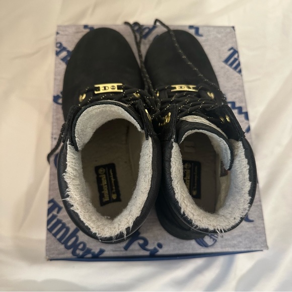 Timberland x Champion Shearling Boot (junior’s size 6) - Picture 5 of 6